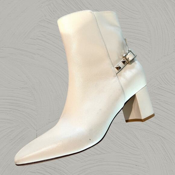 Valentino Garavani Women's Rockstud Leather Ankle Boots Size 37.5 ivory color - Picture 14 of 15